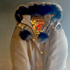 Women’s Moose Knuckle Black Sterling size Small